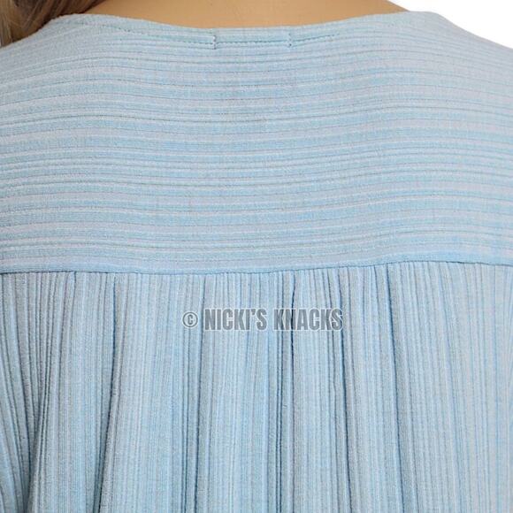 W5 Light Blue Ribbed V-Neck Tee Ruffle Sleeve Coastal Soft Knit Stretch Size M - Picture 5 of 8
